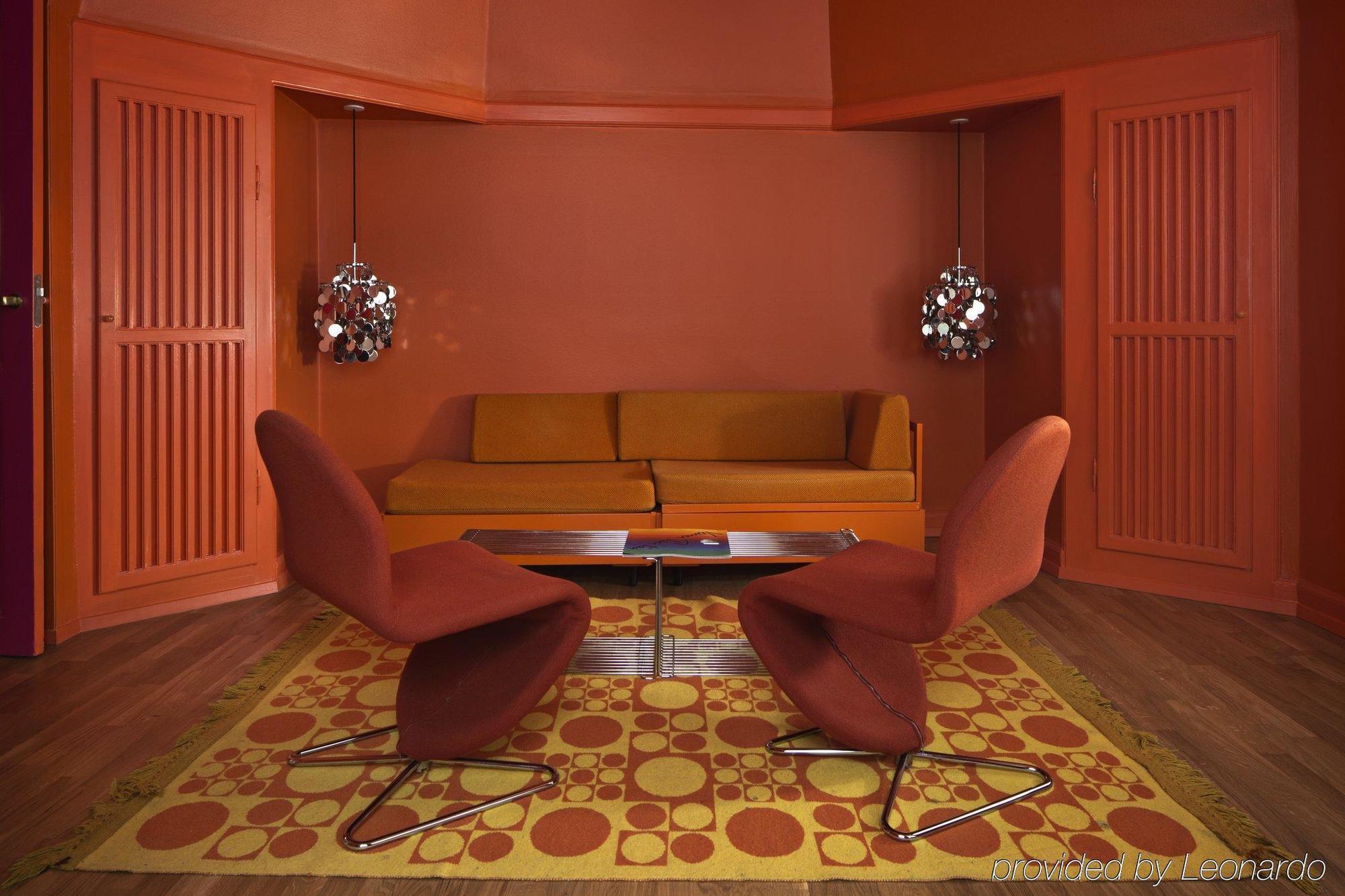 Alexandra Hotel 4*
